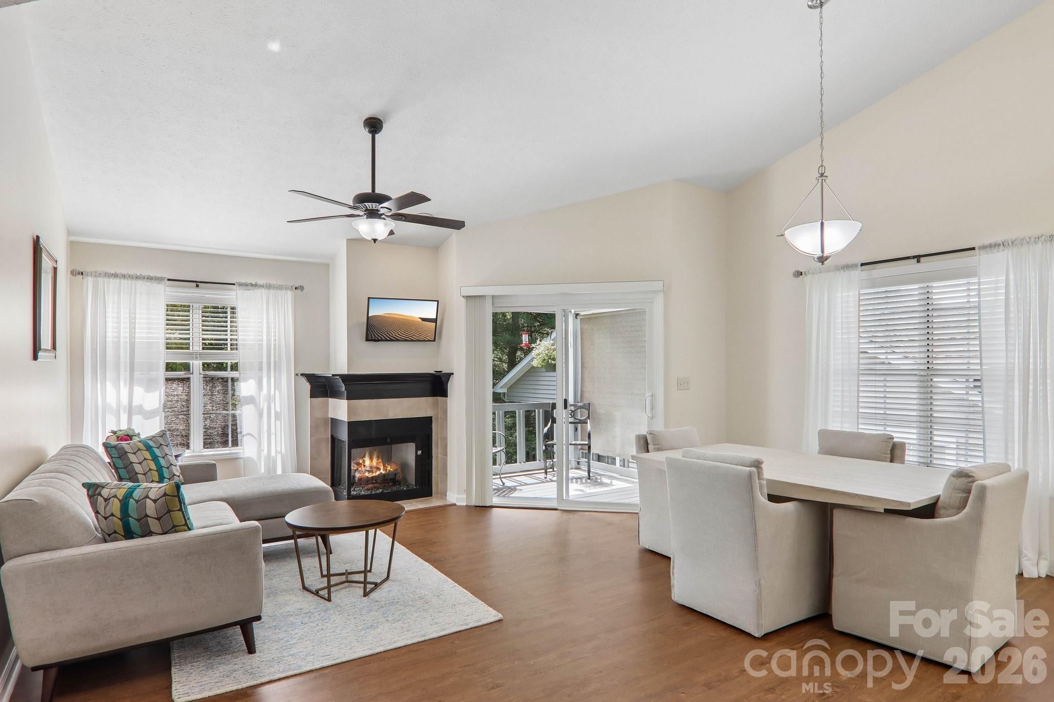 651 E Park Place — Hendersonville