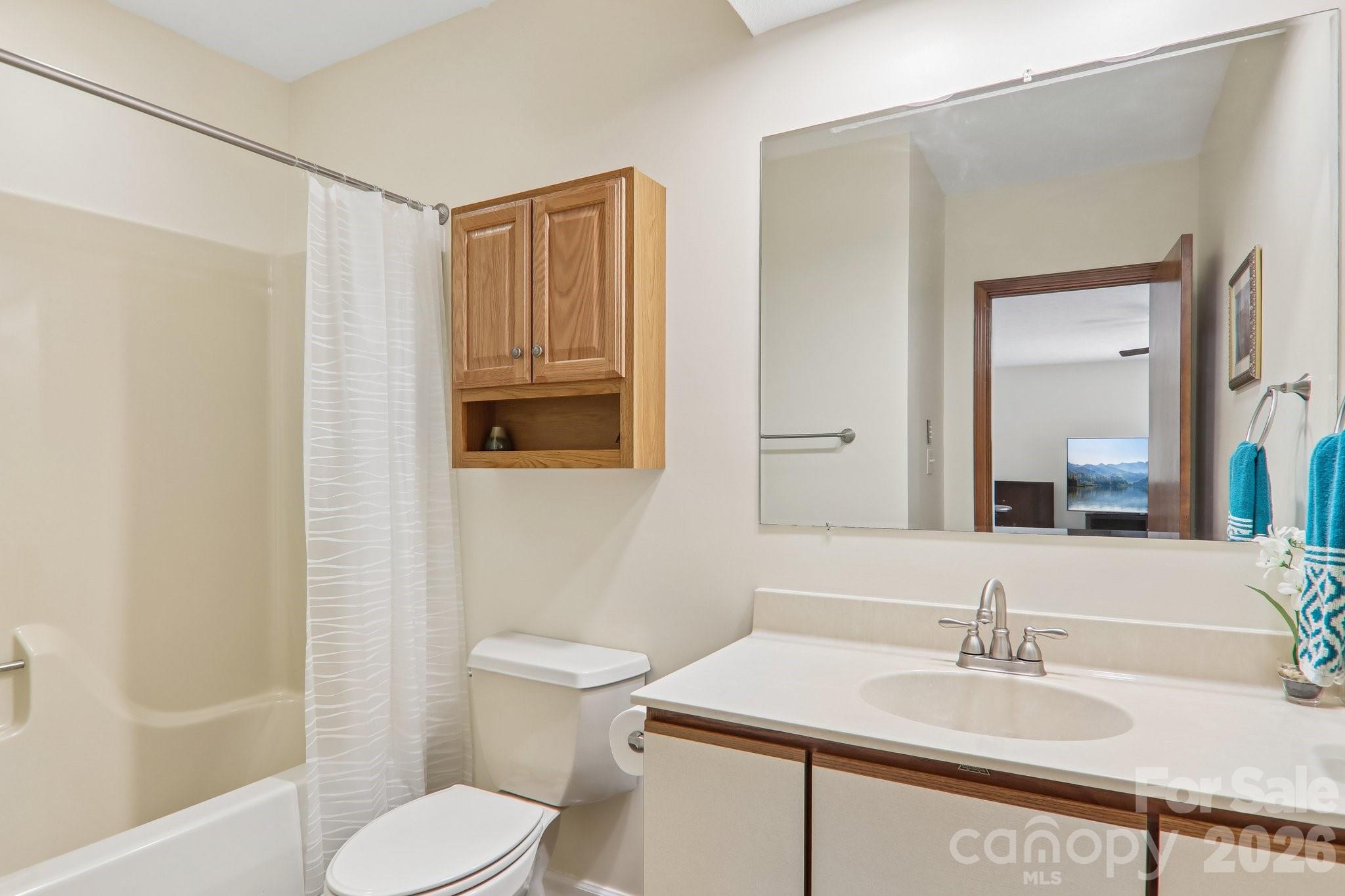 651 E Park Place — Hendersonville