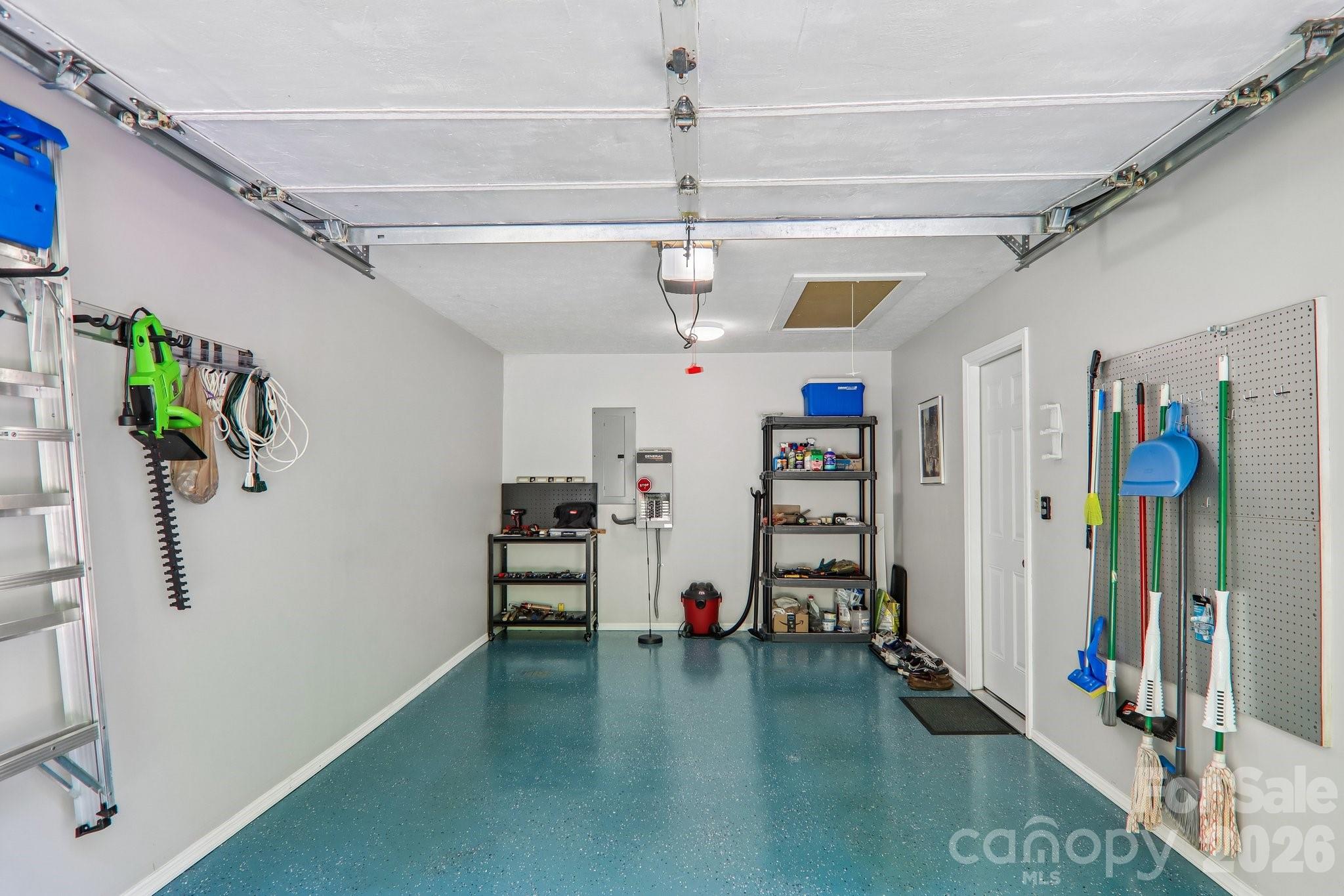 651 E Park Place — Hendersonville