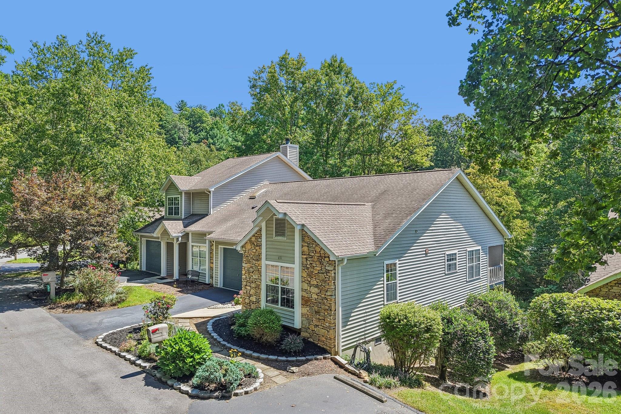 651 E Park Place — Hendersonville