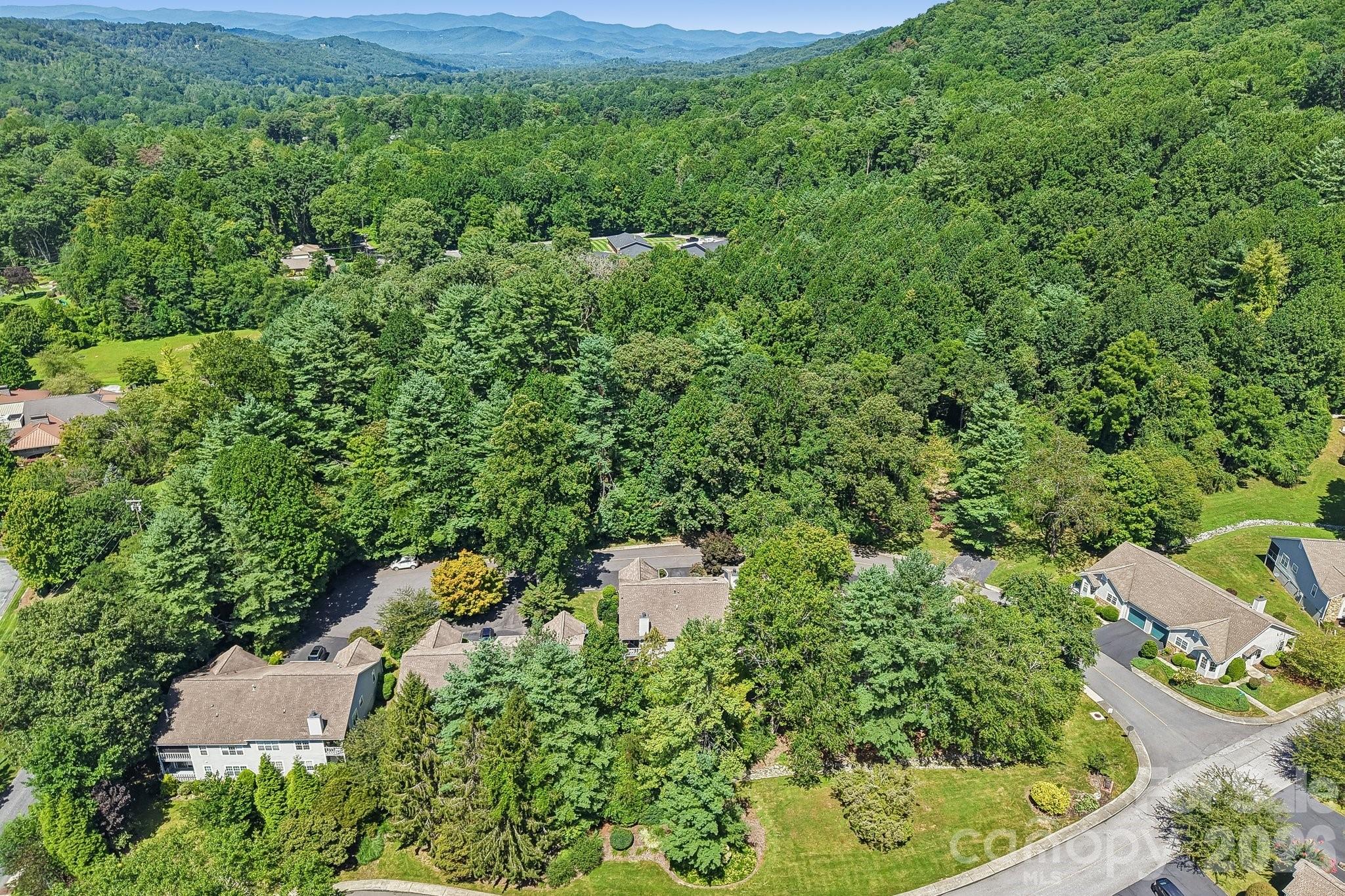 651 E Park Place — Hendersonville