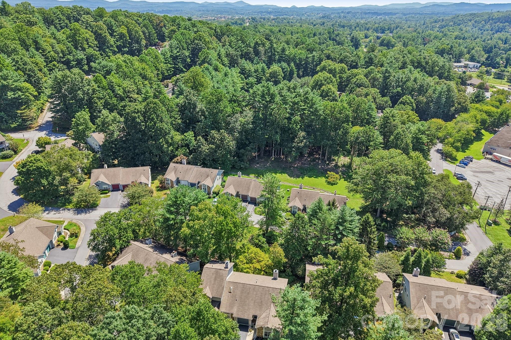 651 E Park Place — Hendersonville