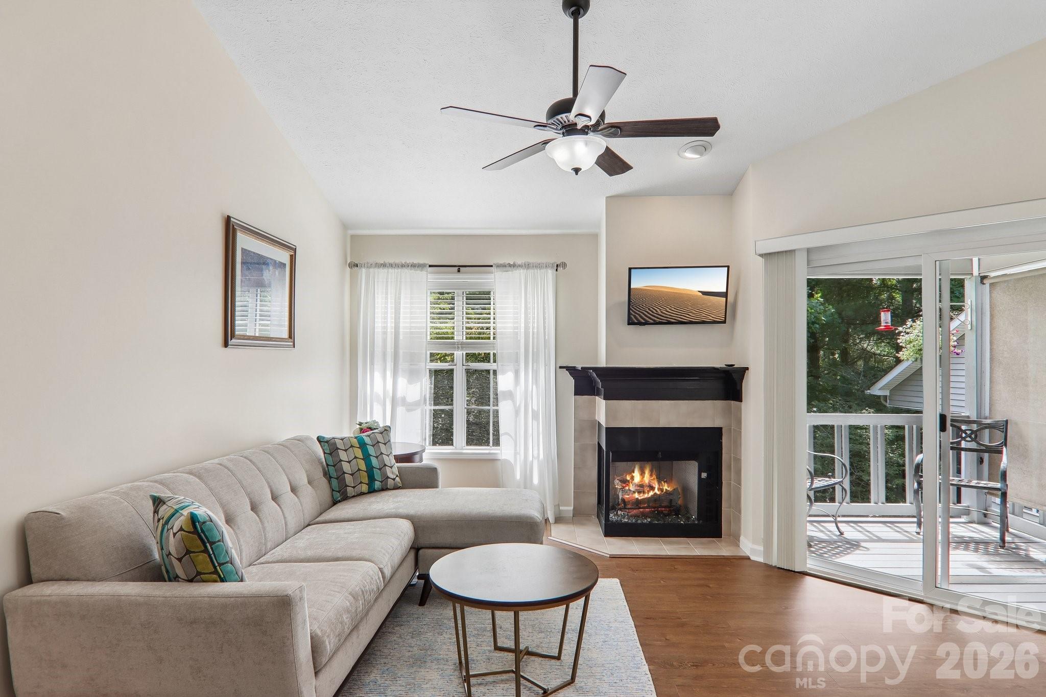 651 E Park Place — Hendersonville