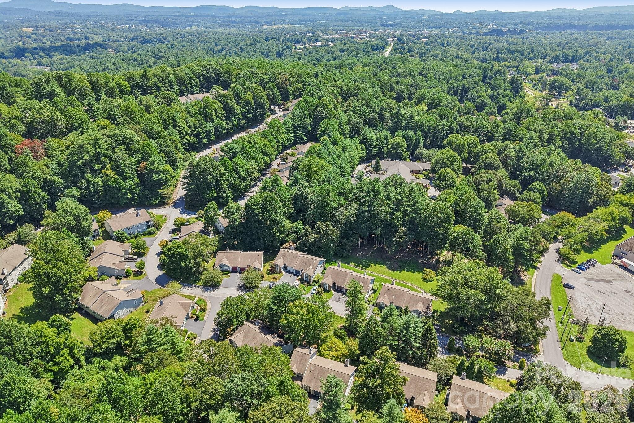 651 E Park Place — Hendersonville