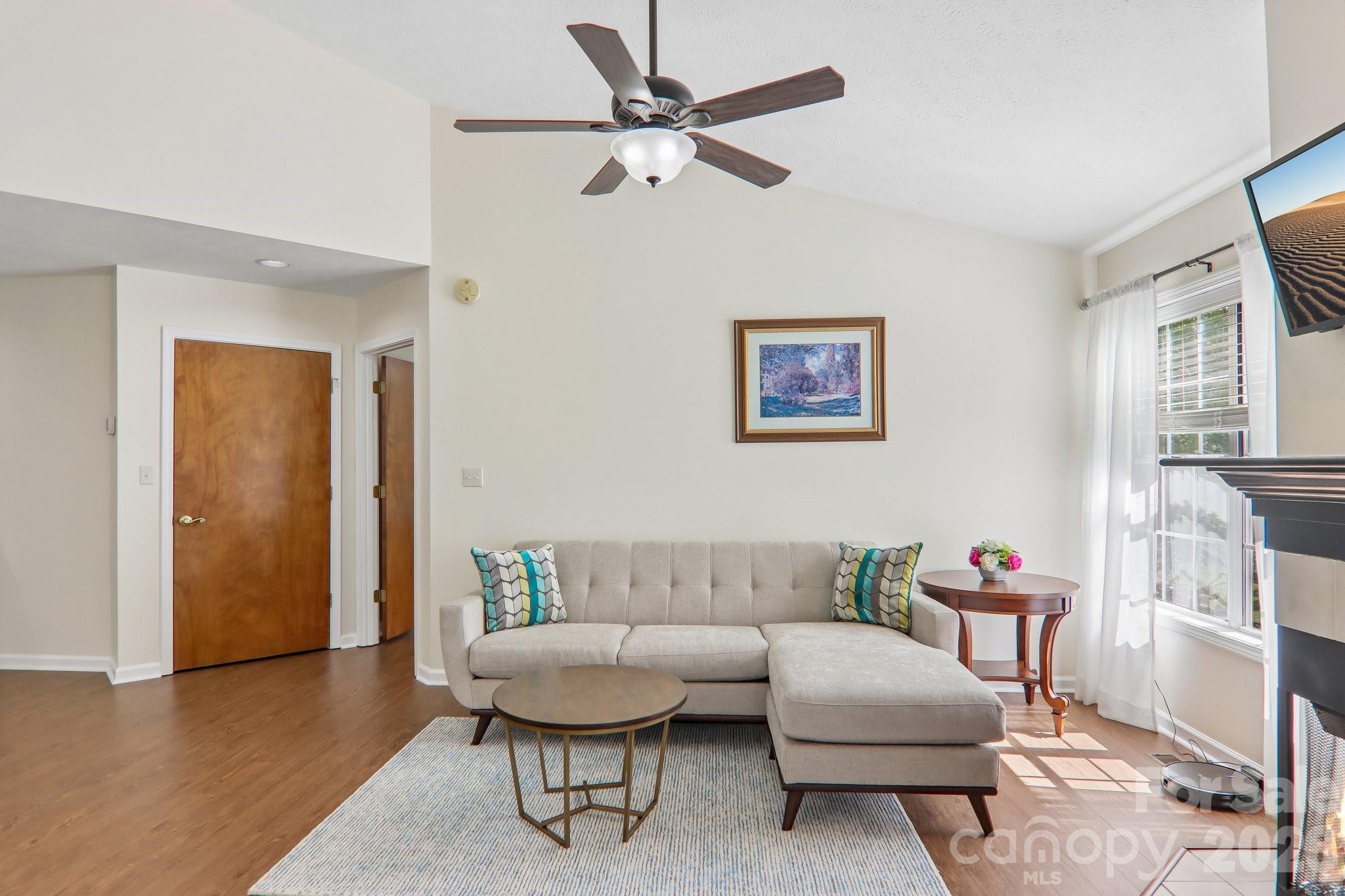 651 E Park Place — Hendersonville