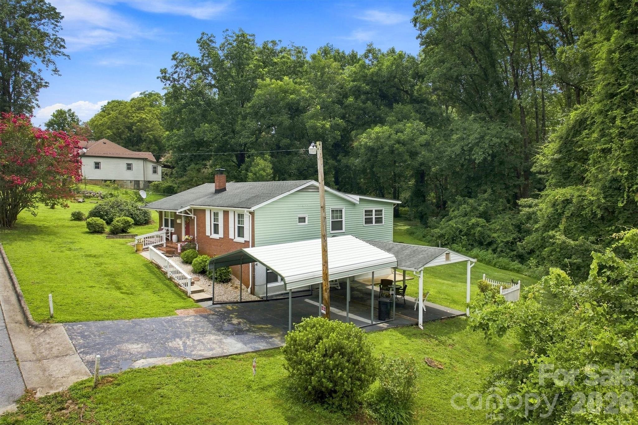 121 Rhyne Street — Morganton