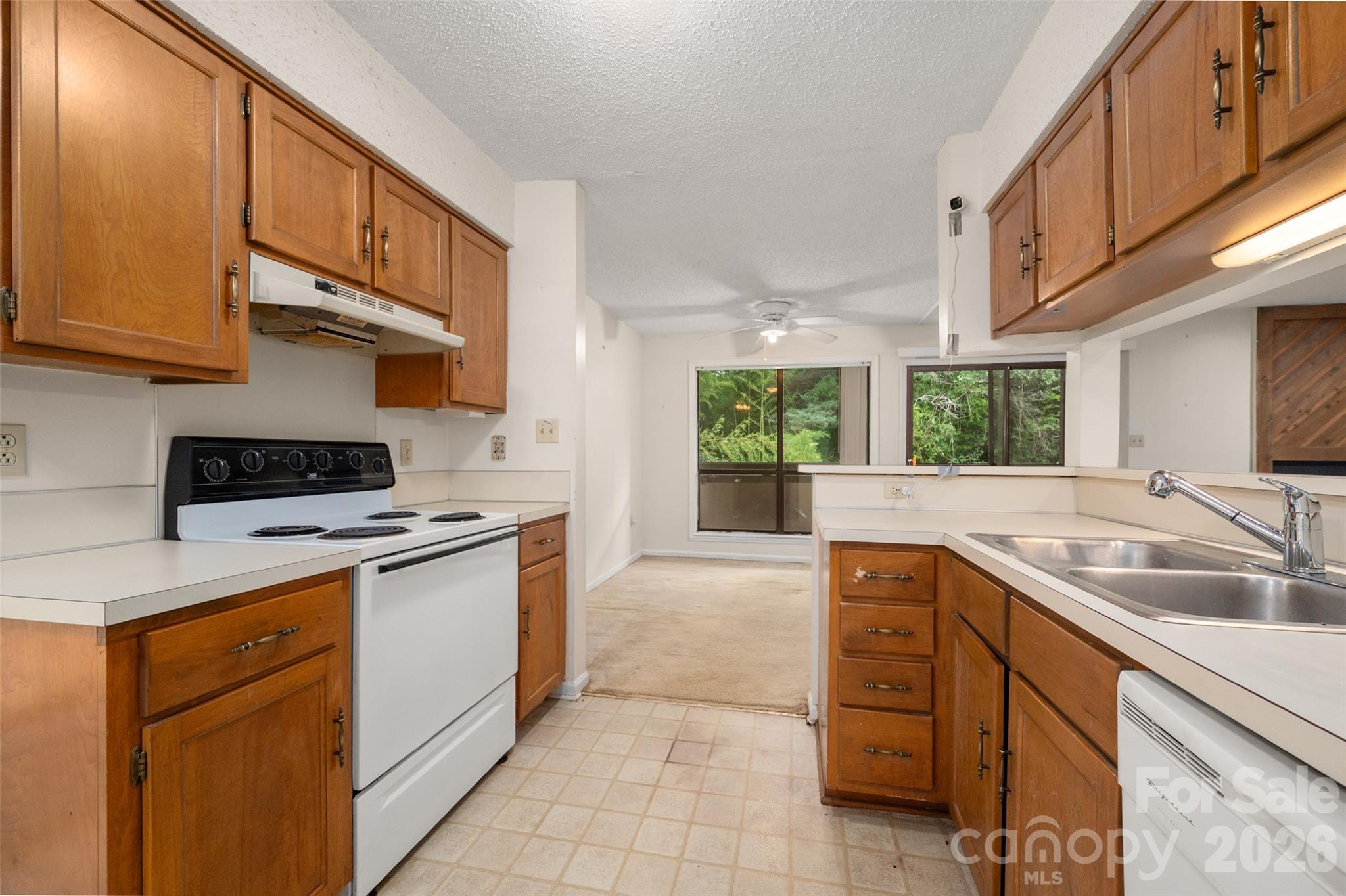 7203 Winery Lane — Charlotte