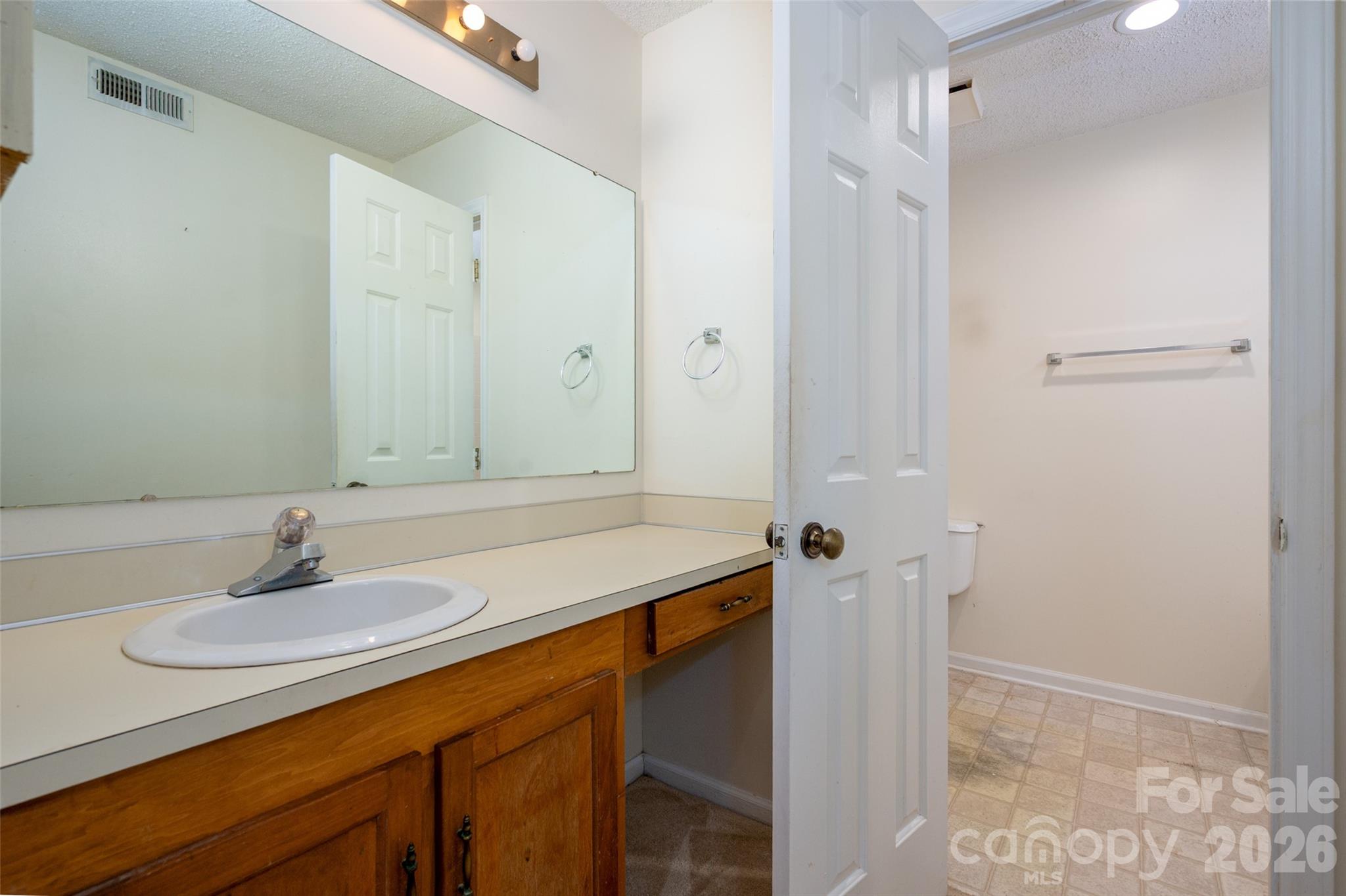 7203 Winery Lane — Charlotte