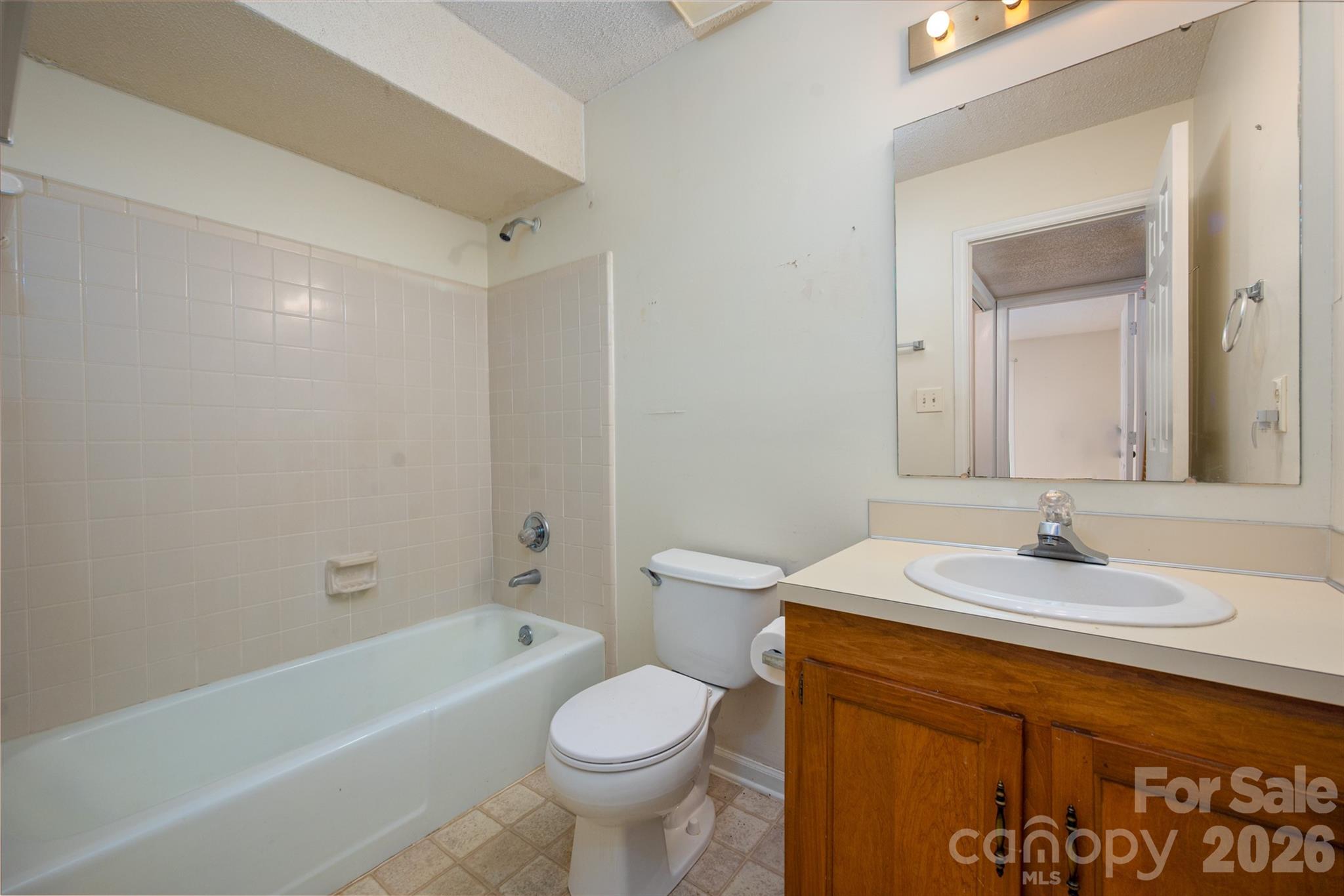 7203 Winery Lane — Charlotte