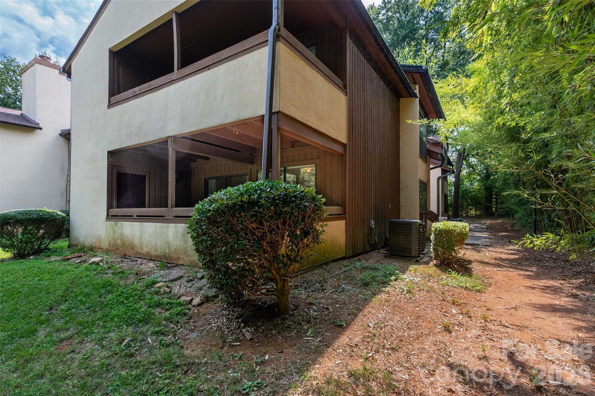 7203 Winery Lane — Charlotte