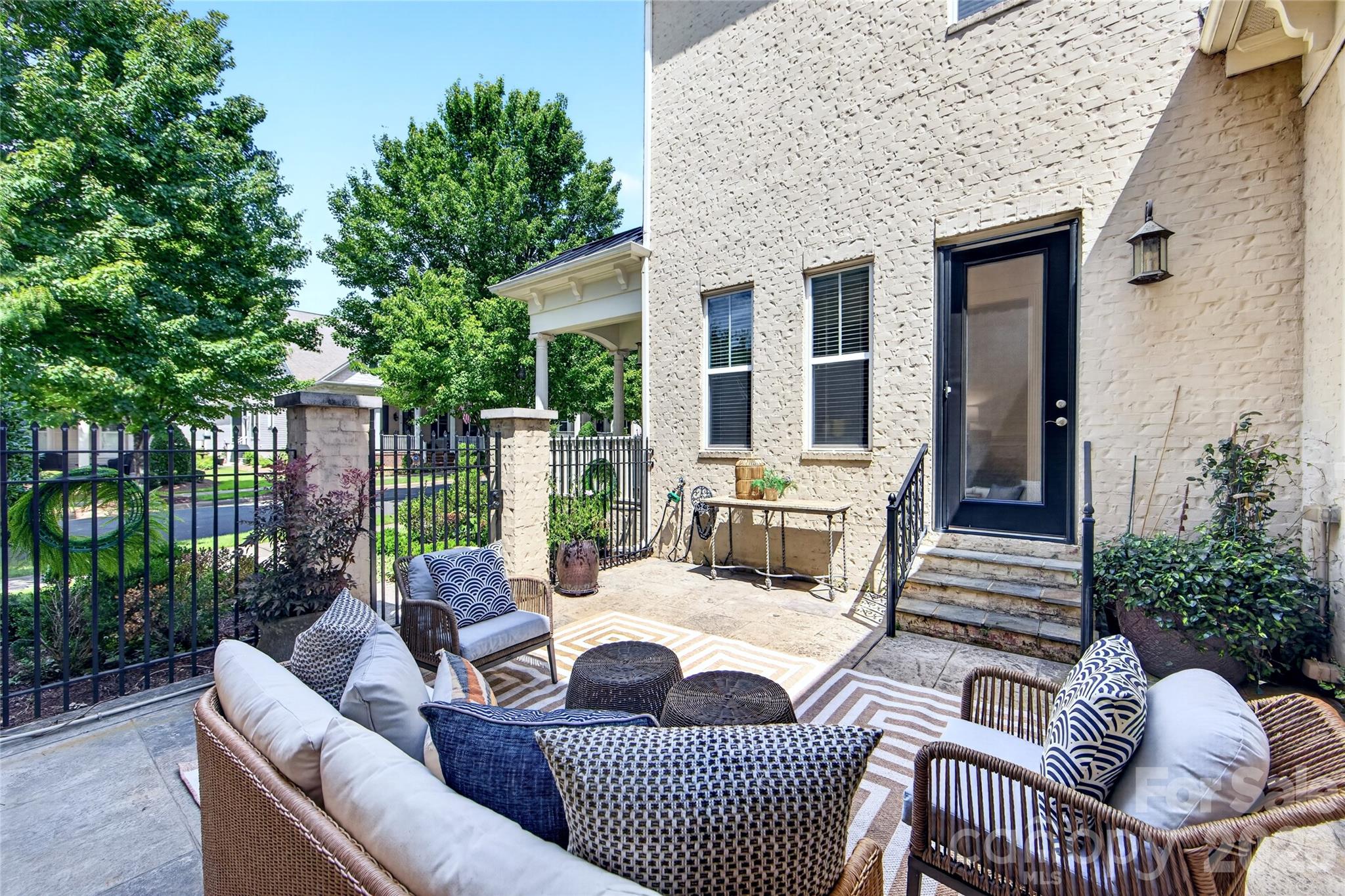 9517 Wheatfield Road — Charlotte