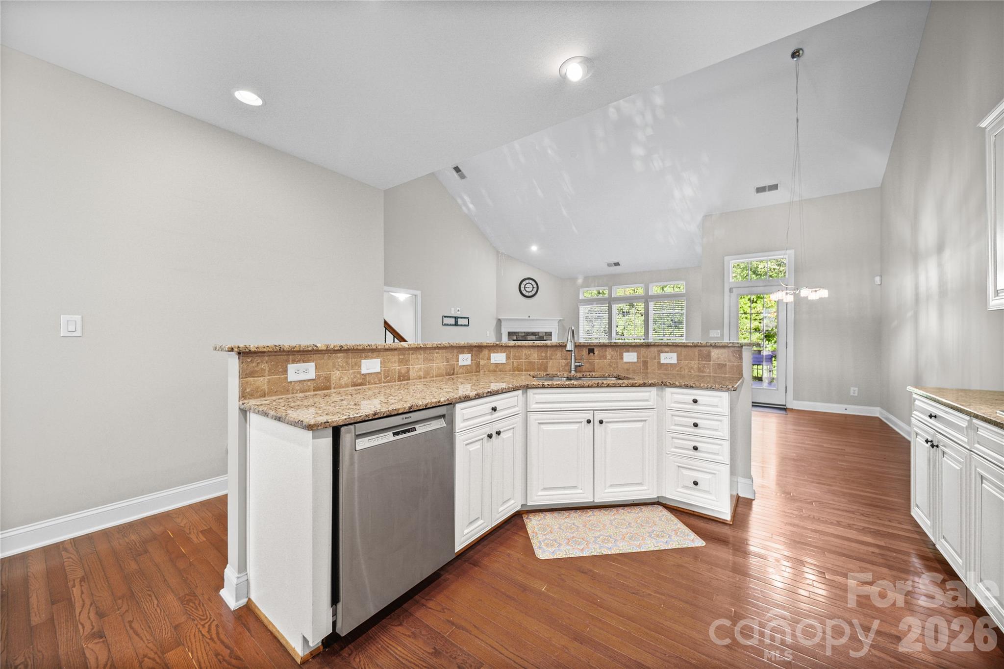 2246 Donnington Lane NW — Concord