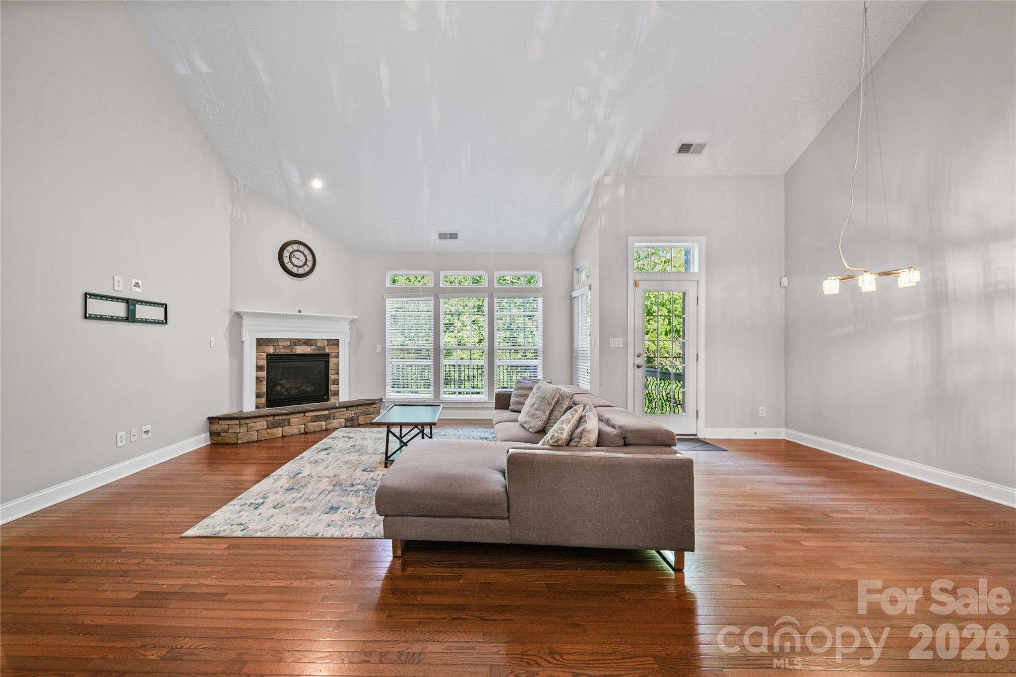 2246 Donnington Lane NW — Concord