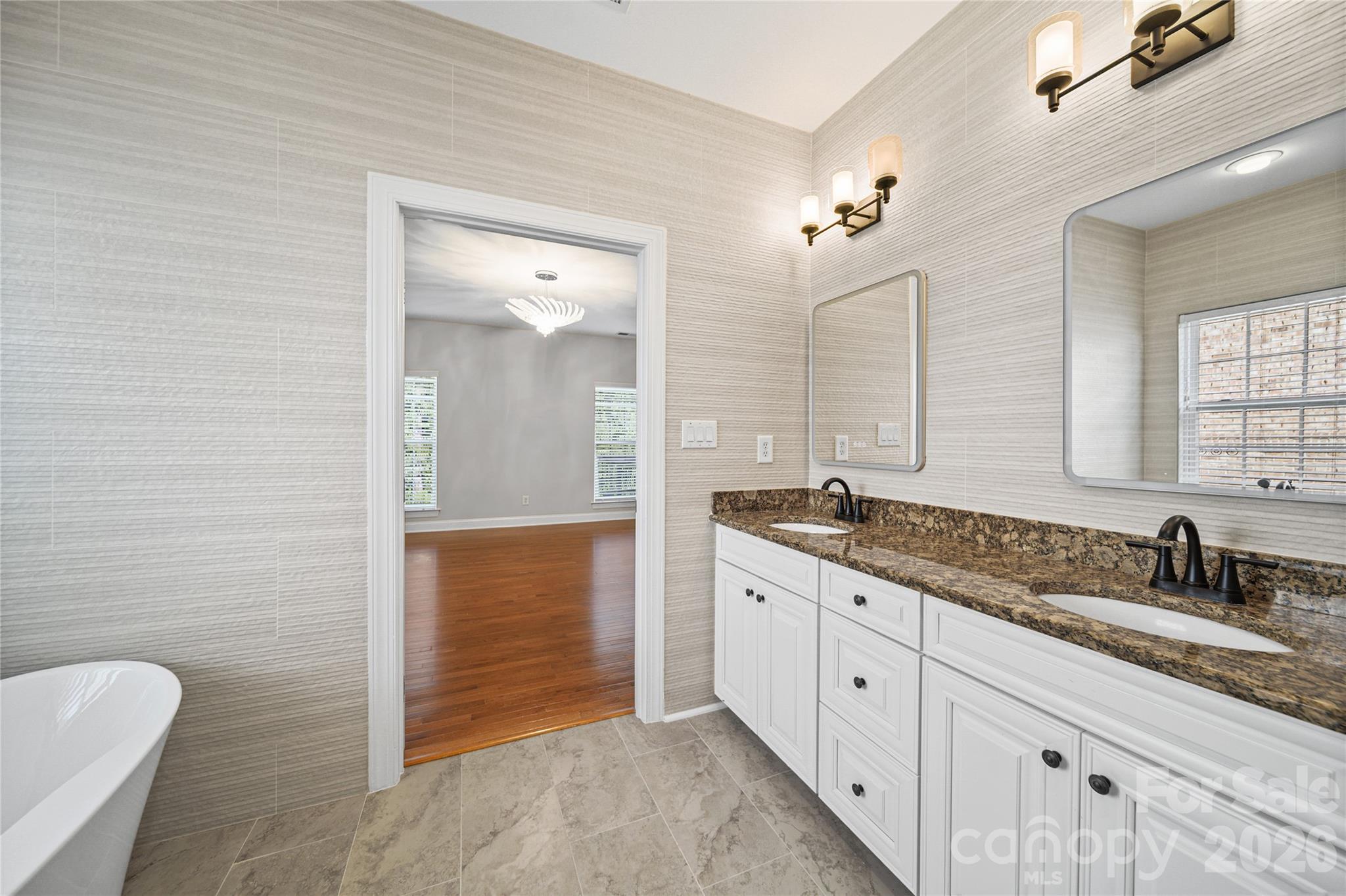 2246 Donnington Lane NW — Concord