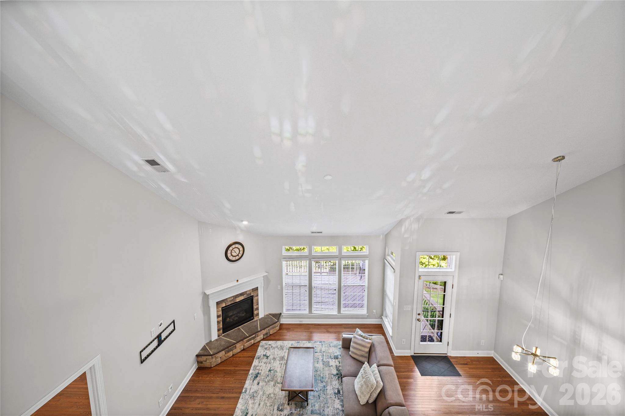 2246 Donnington Lane NW — Concord