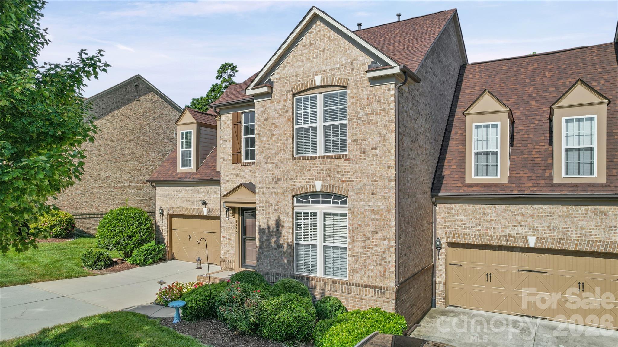 2246 Donnington Lane NW — Concord