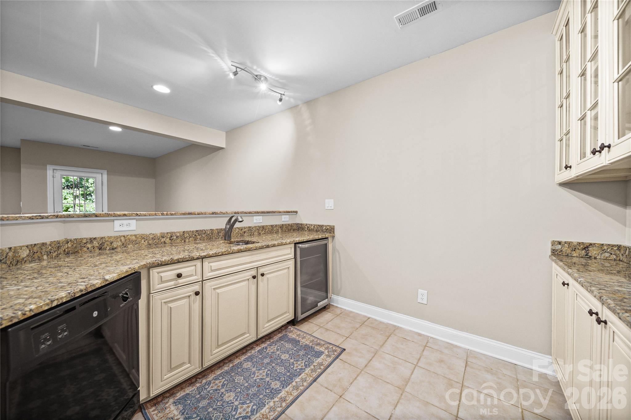 2246 Donnington Lane NW — Concord