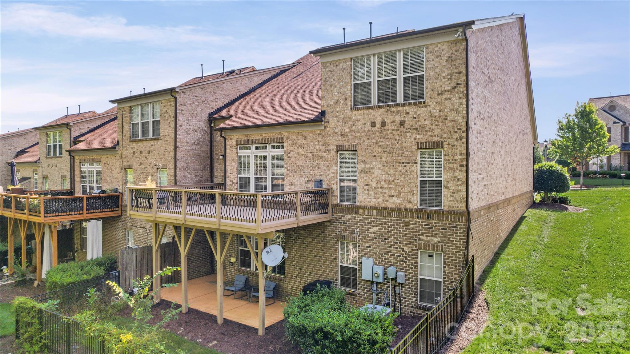 2246 Donnington Lane NW — Concord