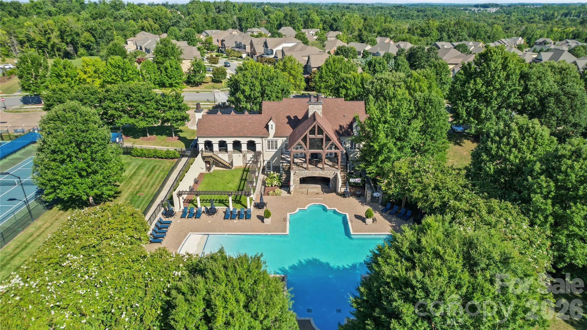 2246 Donnington Lane NW — Concord