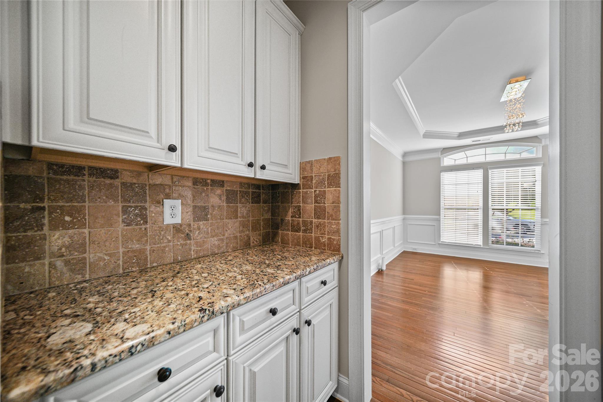 2246 Donnington Lane NW — Concord