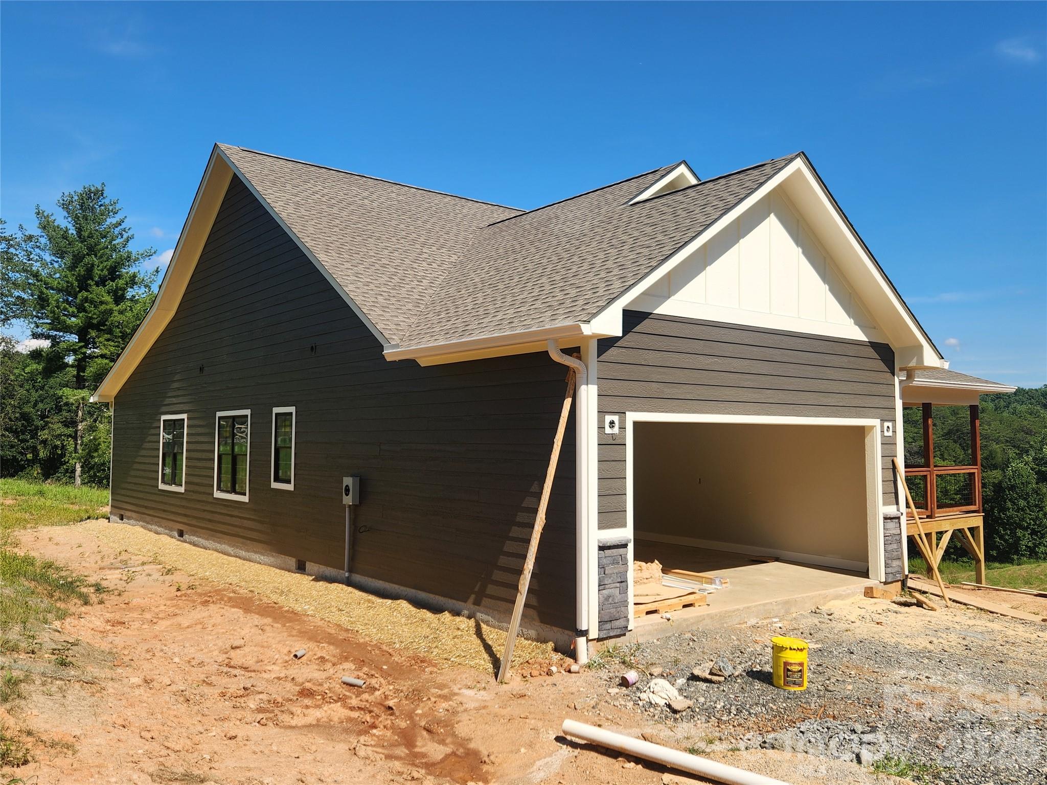 10 Setter Lane — Weaverville
