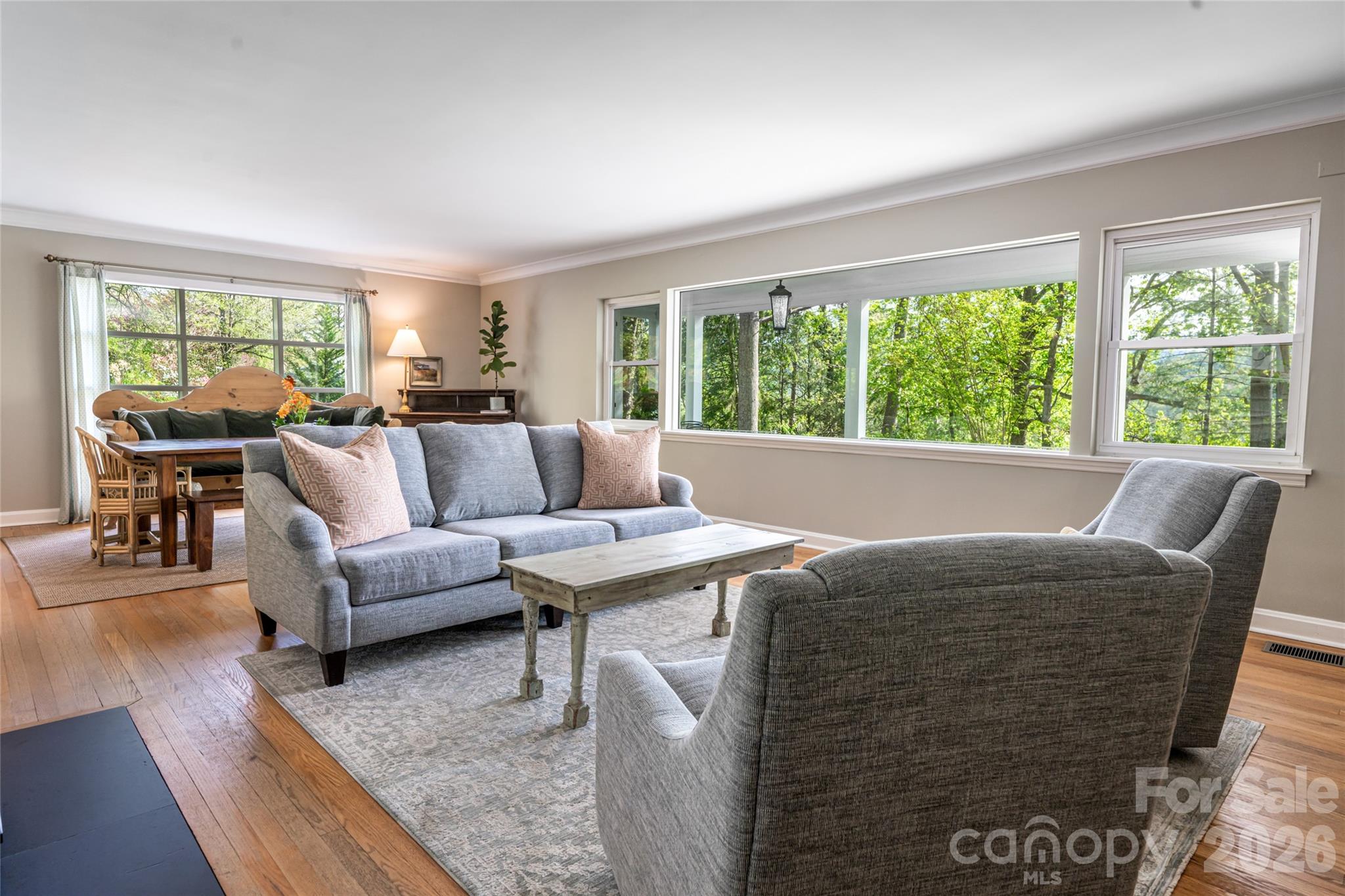 114 Cambridge Road — Asheville