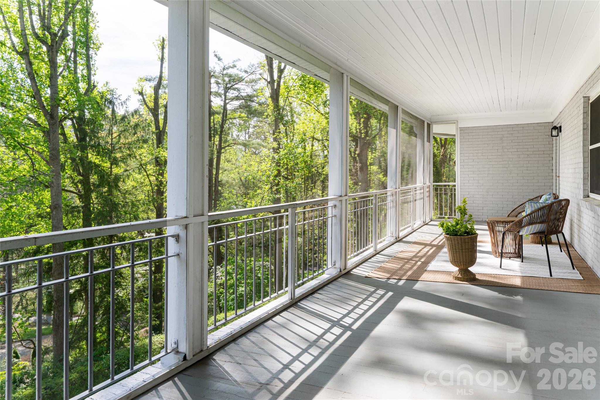 114 Cambridge Road — Asheville