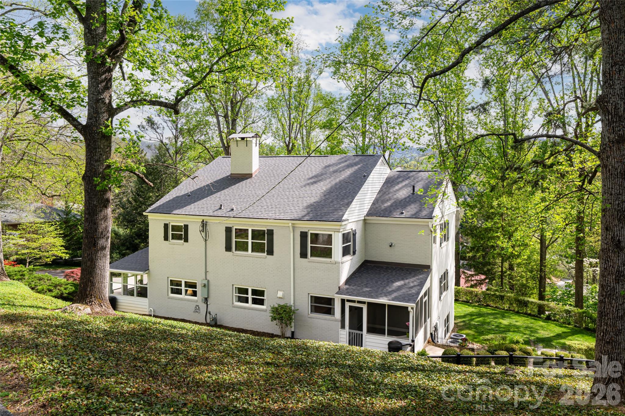 114 Cambridge Road — Asheville