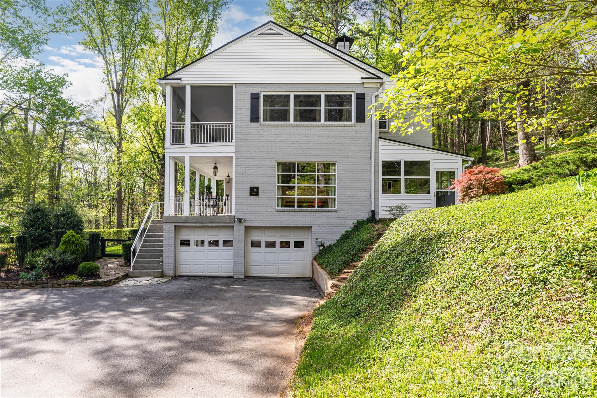 114 Cambridge Road — Asheville