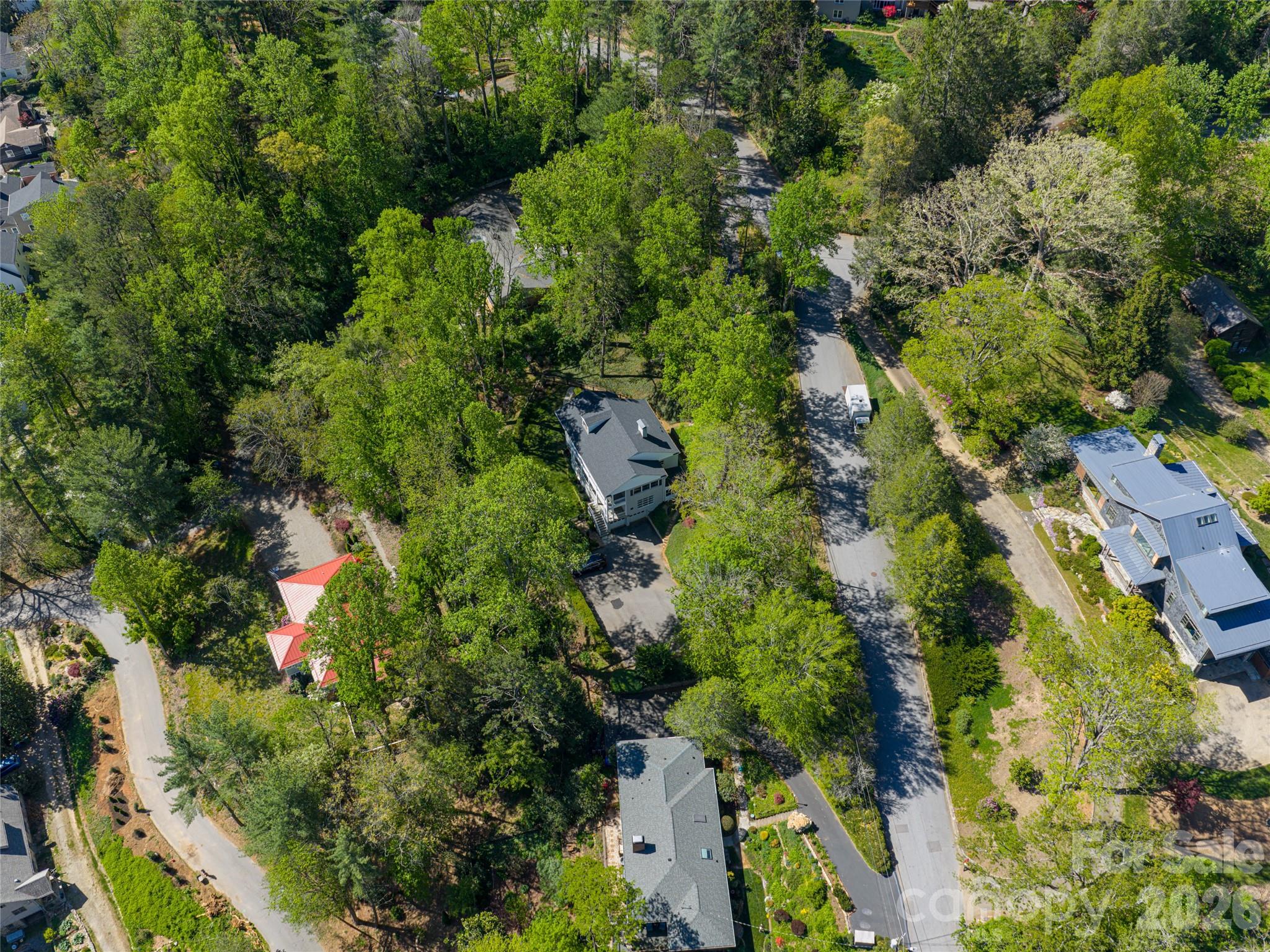 114 Cambridge Road — Asheville
