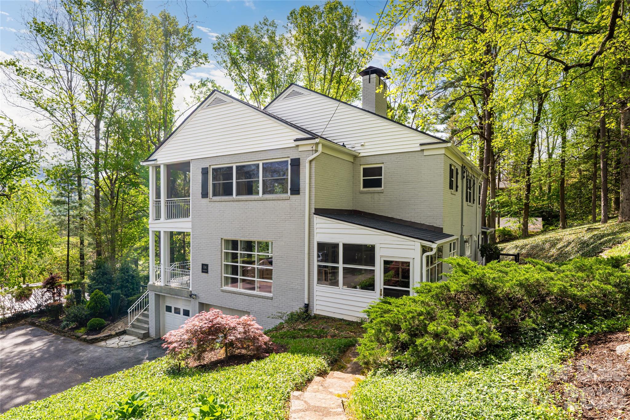 114 Cambridge Road — Asheville