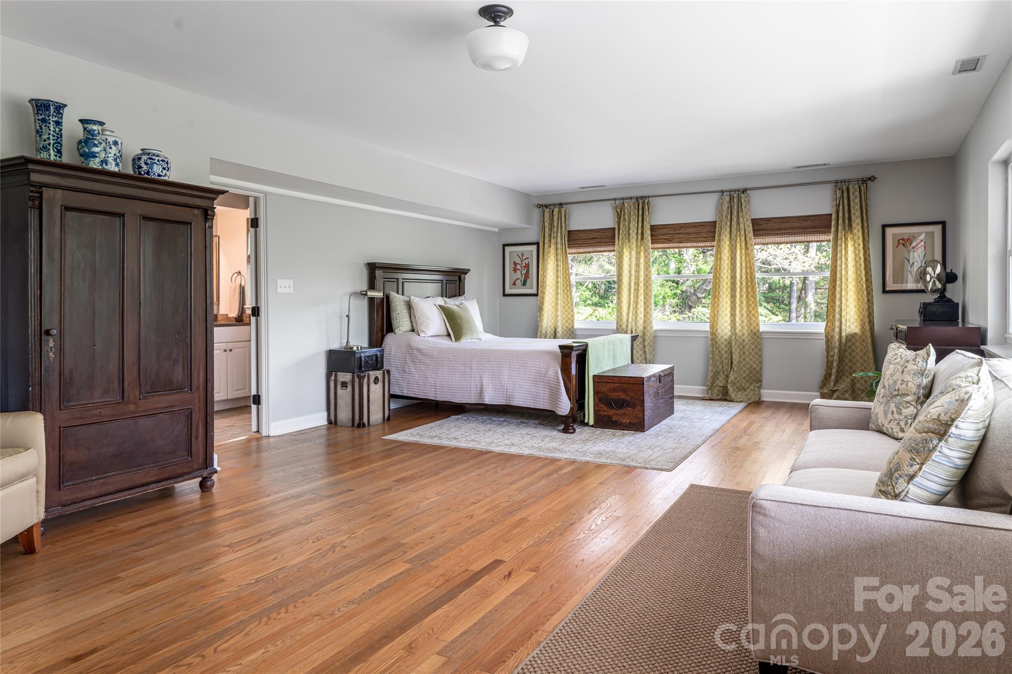 114 Cambridge Road — Asheville