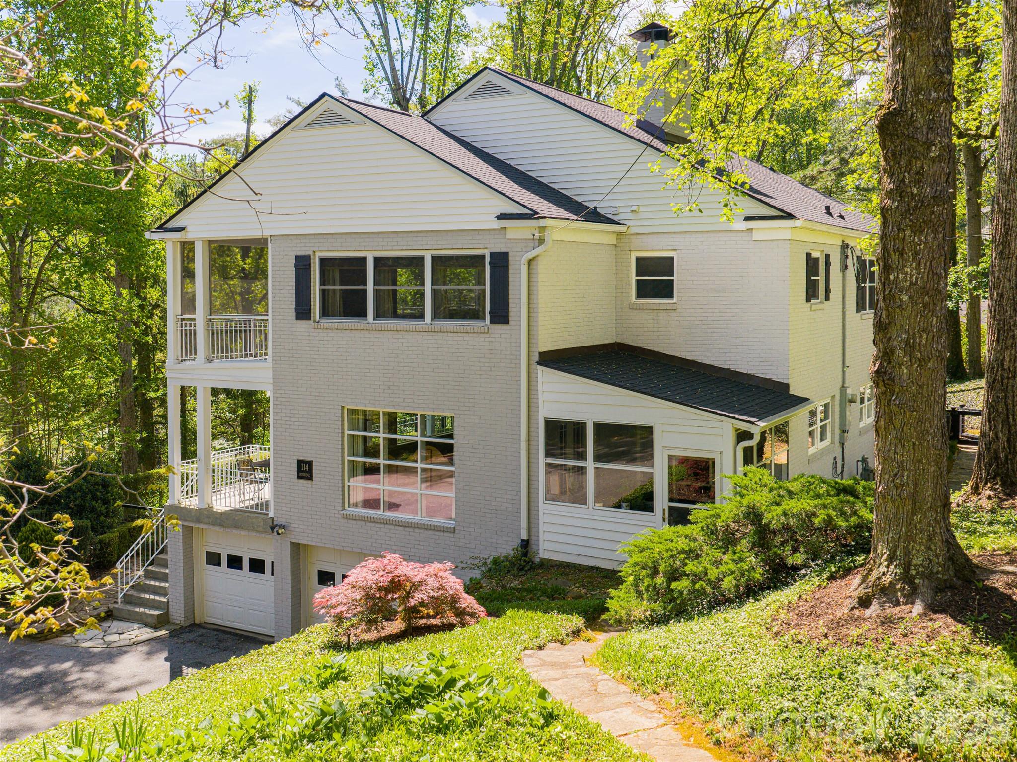 114 Cambridge Road — Asheville