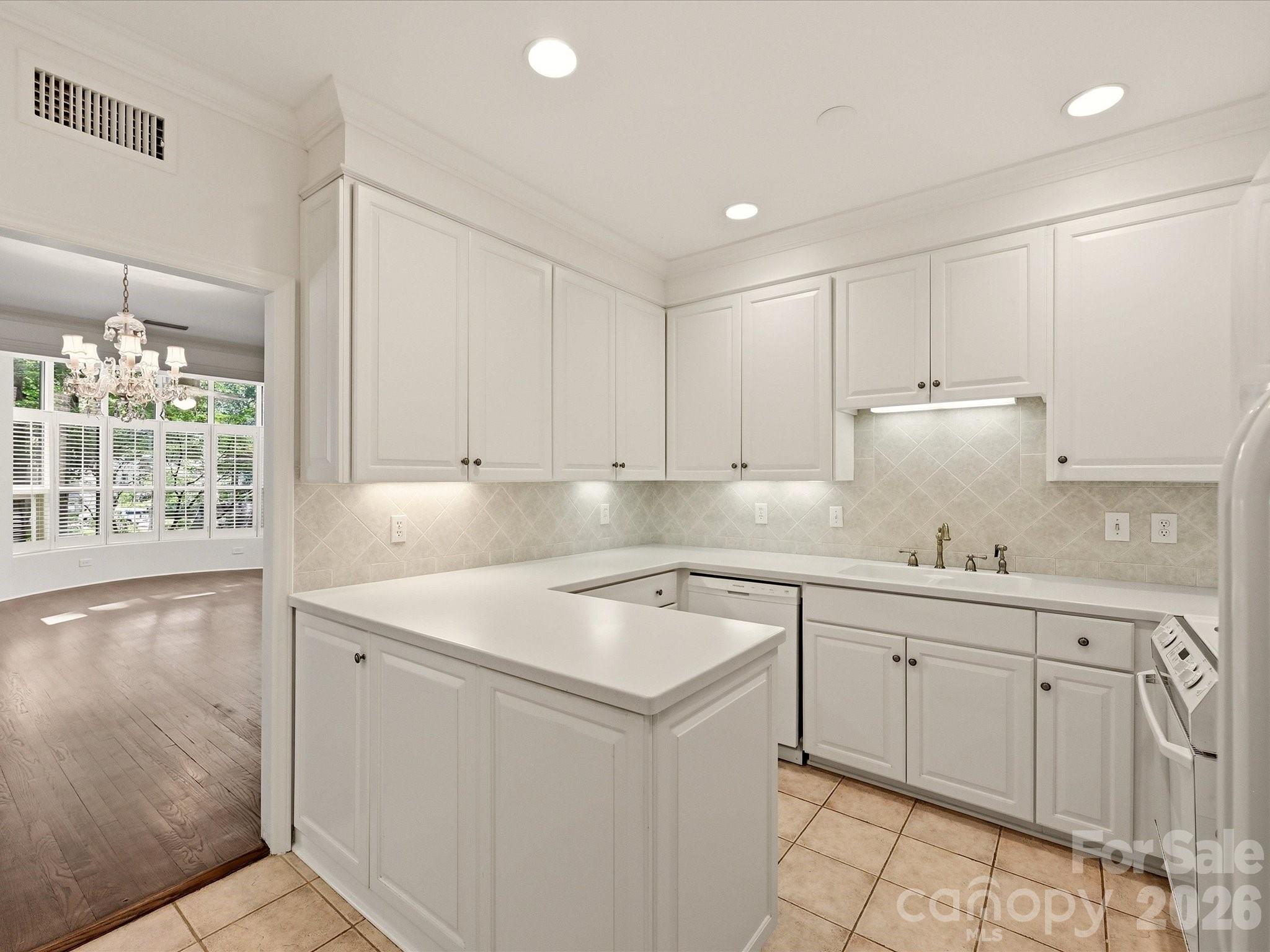 806 Cherokee Road — Charlotte