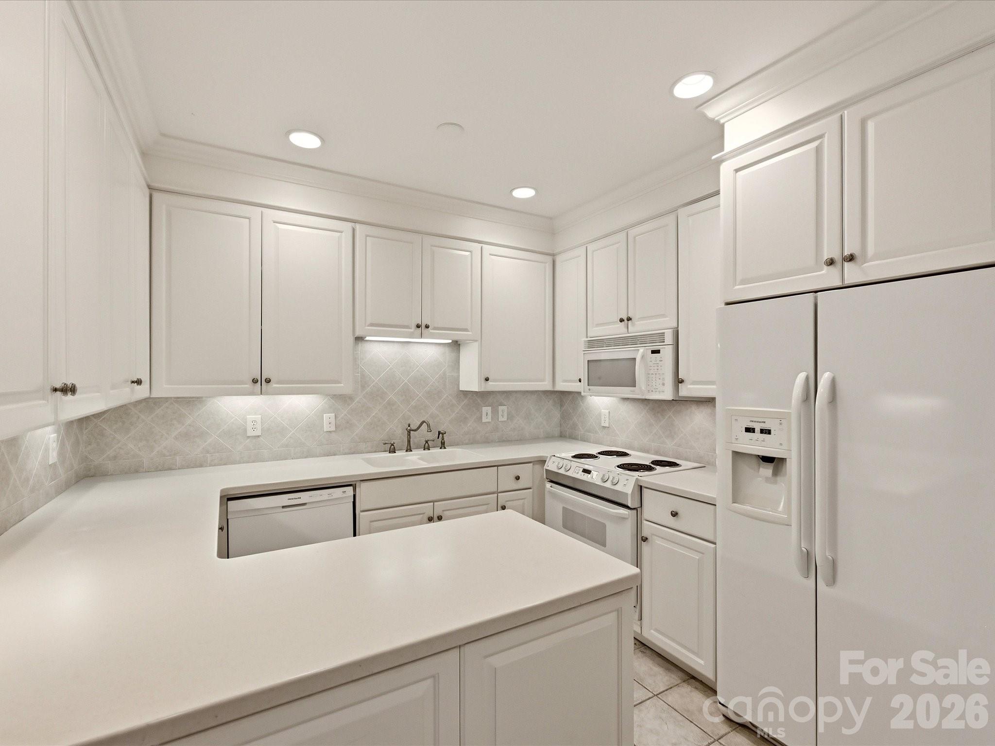 806 Cherokee Road — Charlotte