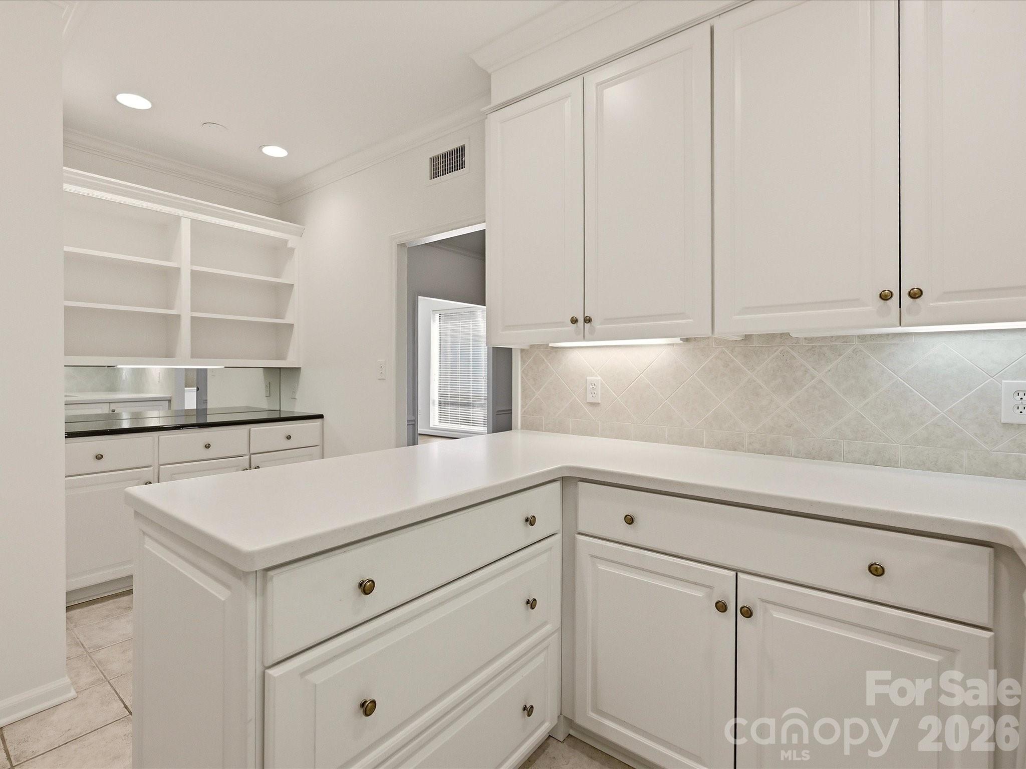 806 Cherokee Road — Charlotte