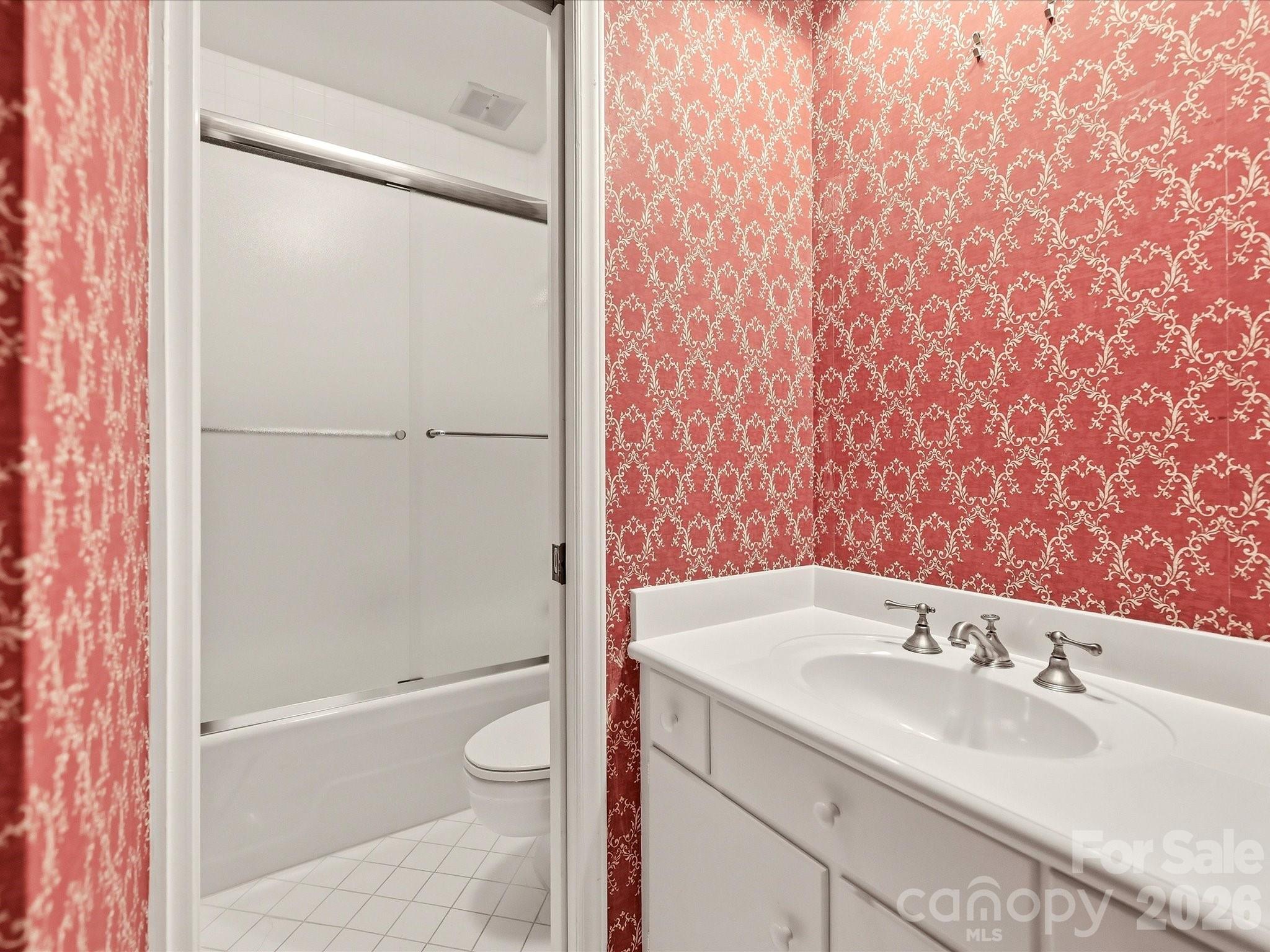 806 Cherokee Road — Charlotte