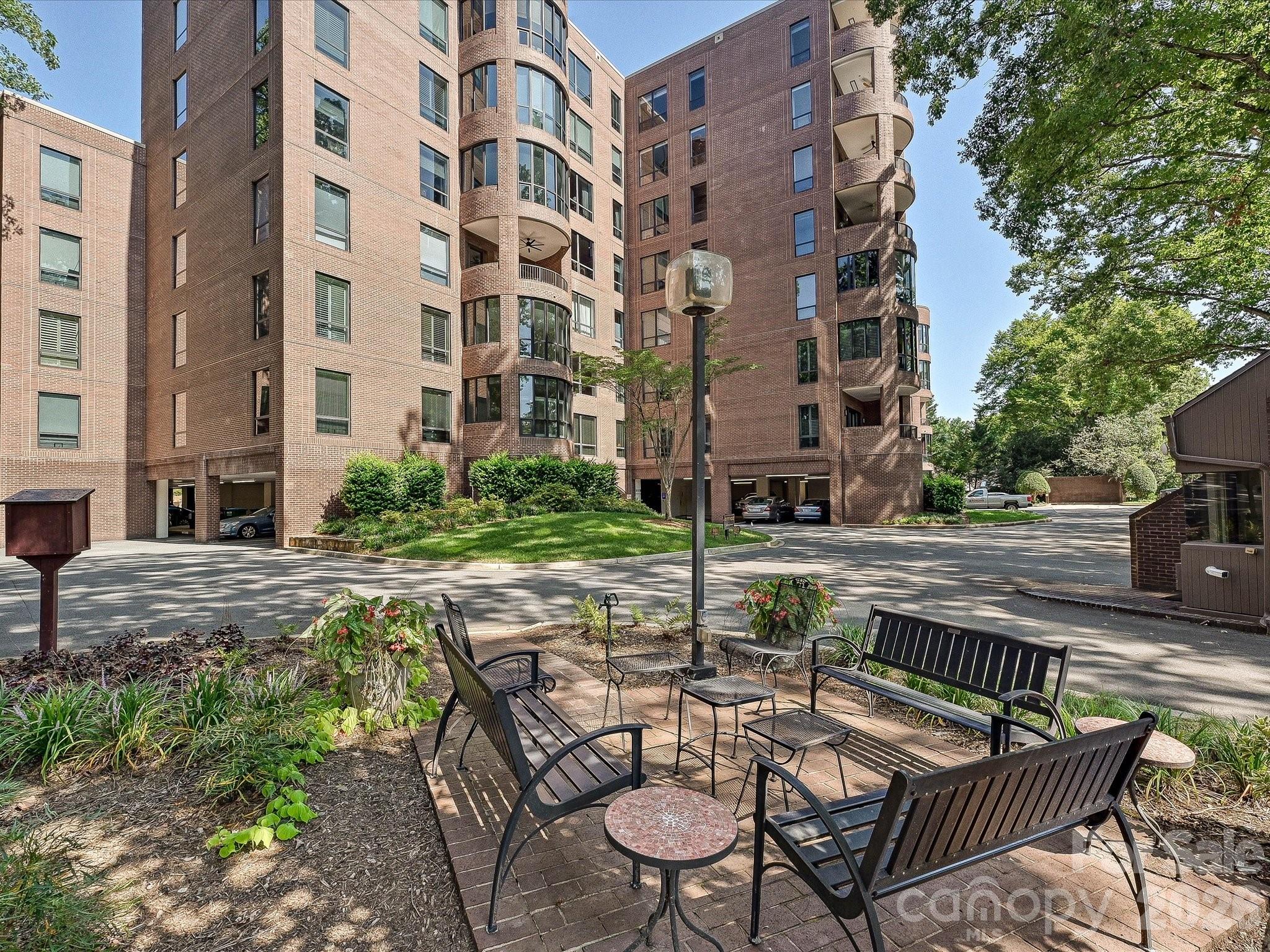 806 Cherokee Road — Charlotte