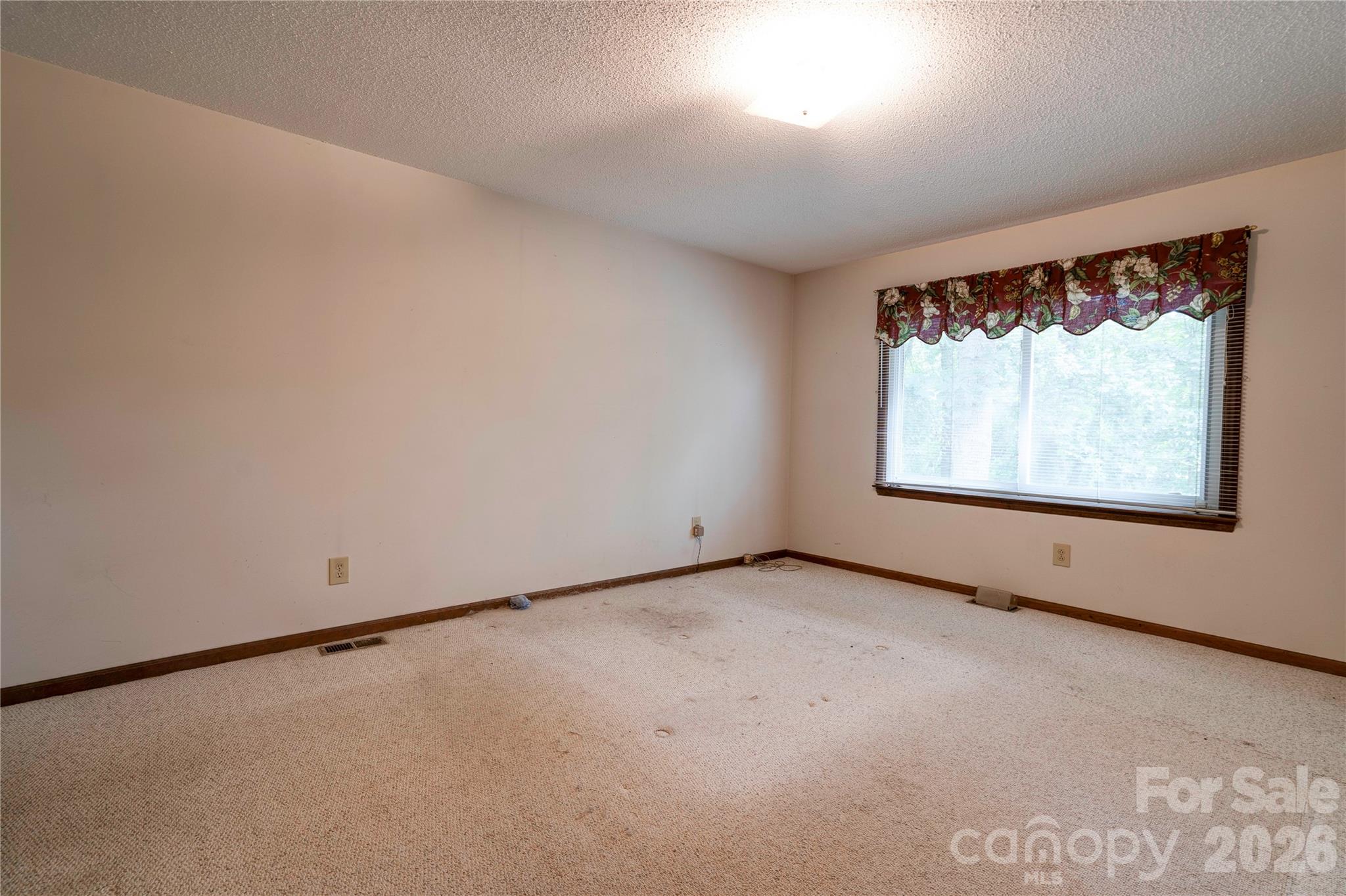 1208 N Piedmont Avenue — Kings Mountain
