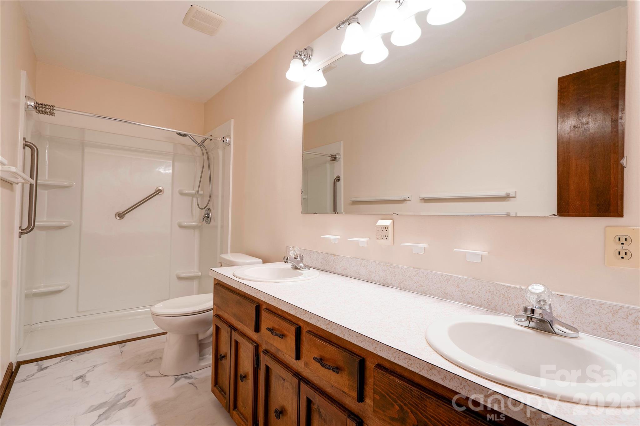1208 N Piedmont Avenue — Kings Mountain