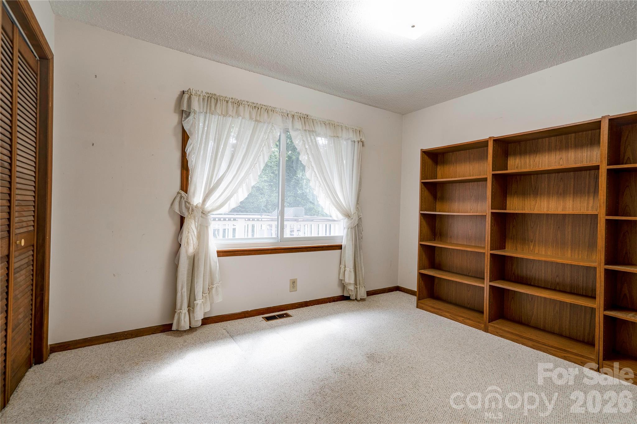 1208 N Piedmont Avenue — Kings Mountain