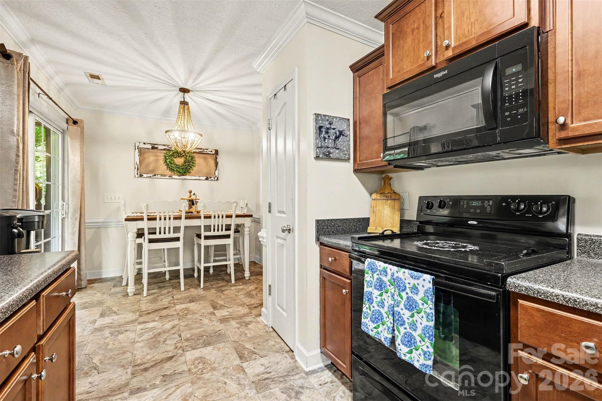 721 Daves Road — York