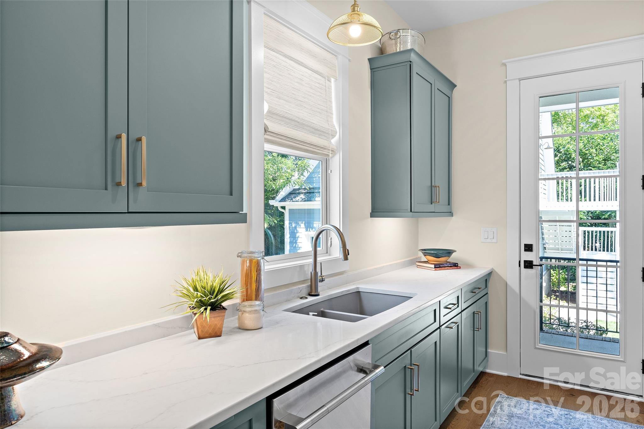 2511 Tower Court — Charlotte