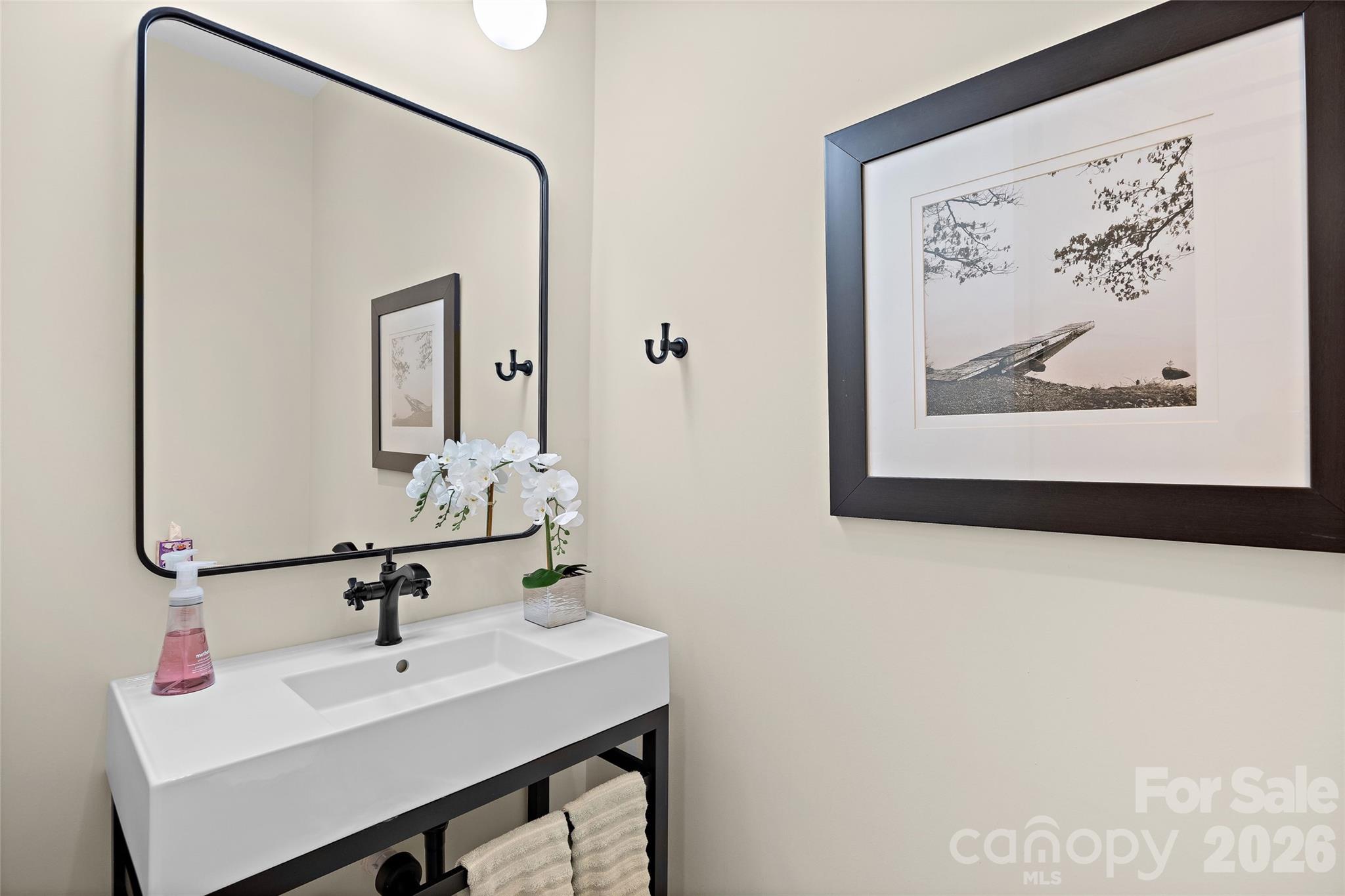 2511 Tower Court — Charlotte