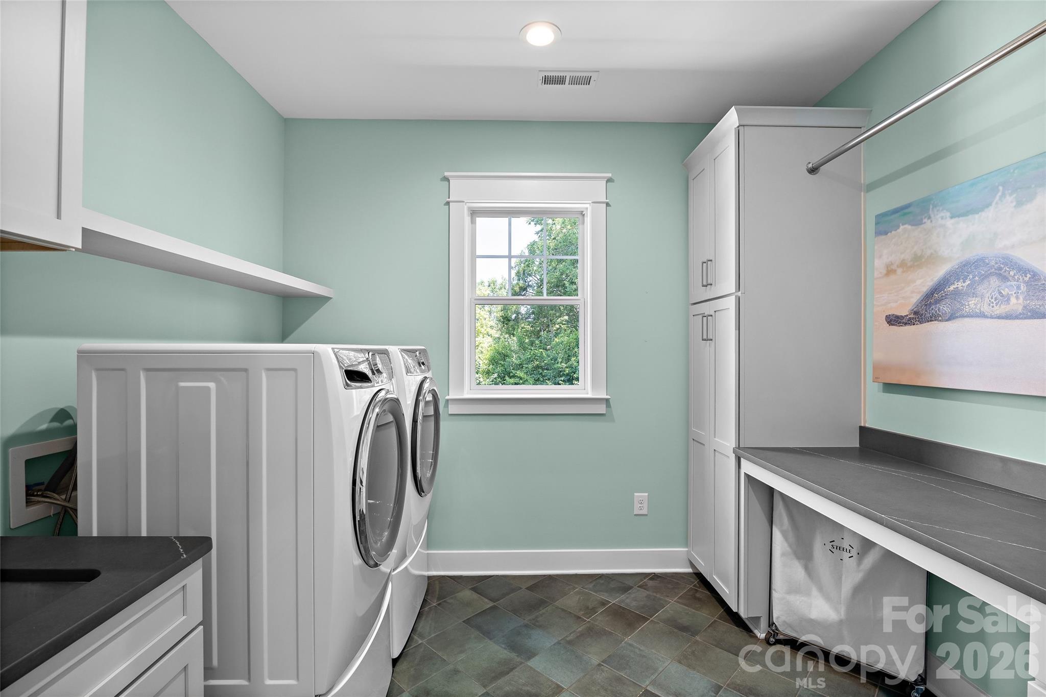 2511 Tower Court — Charlotte