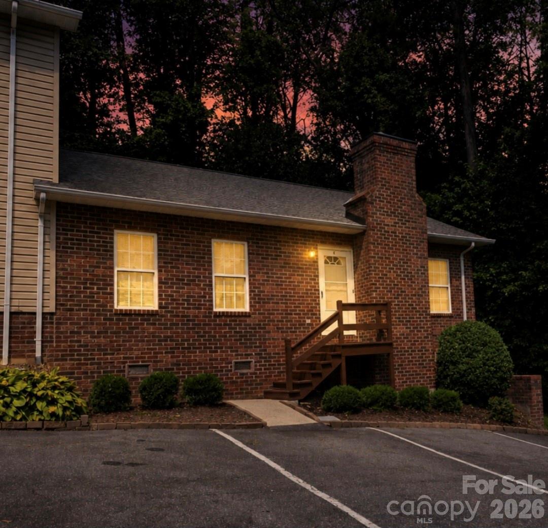 1491 20th Avenue NE #6 — Hickory