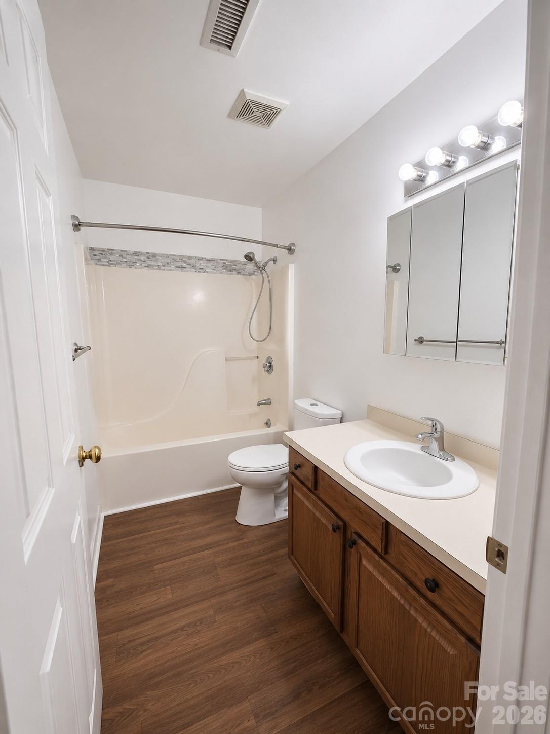 1491 20th Avenue NE #6 — Hickory