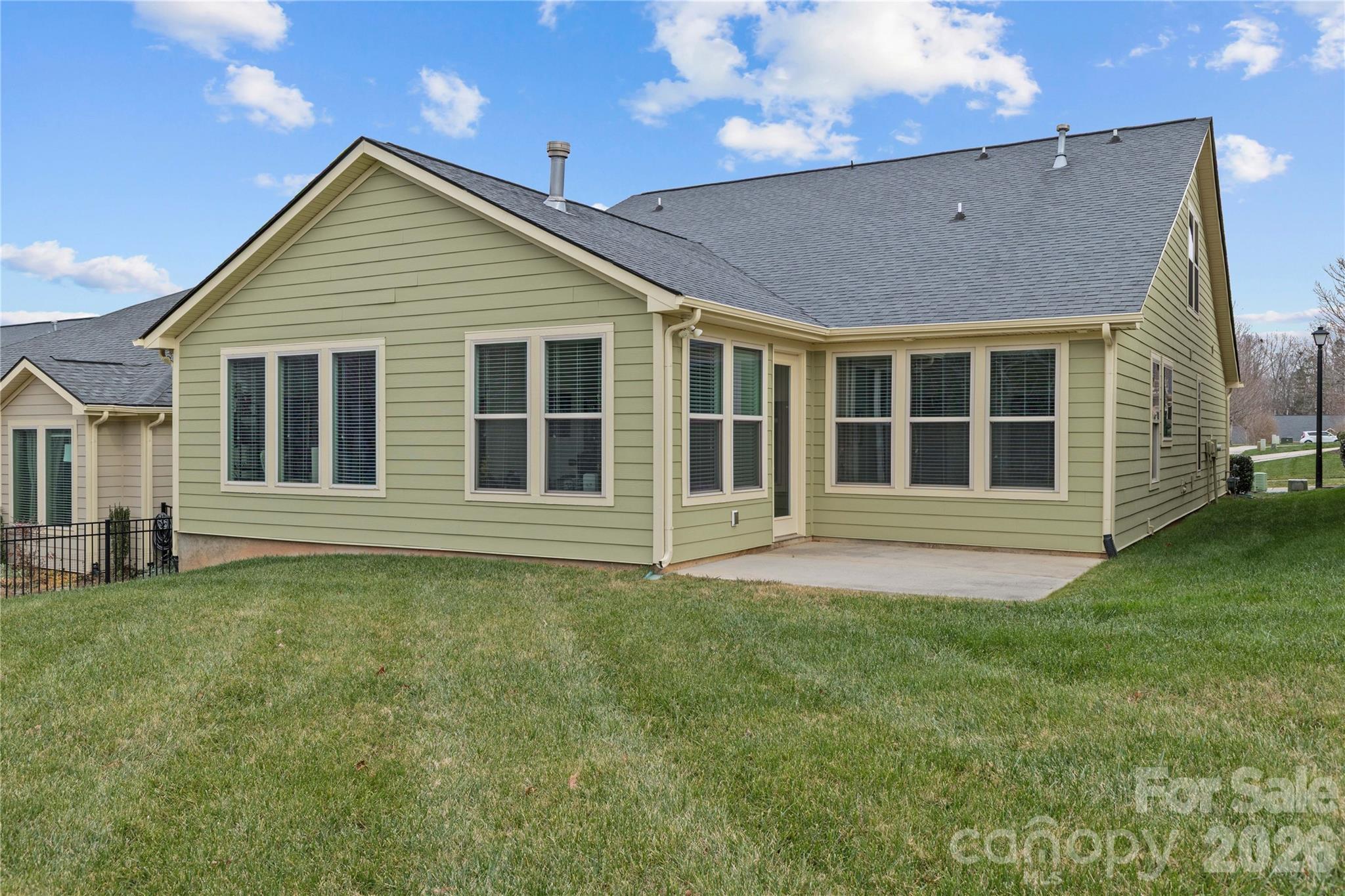 129 Johnson Manor Street — Mooresville