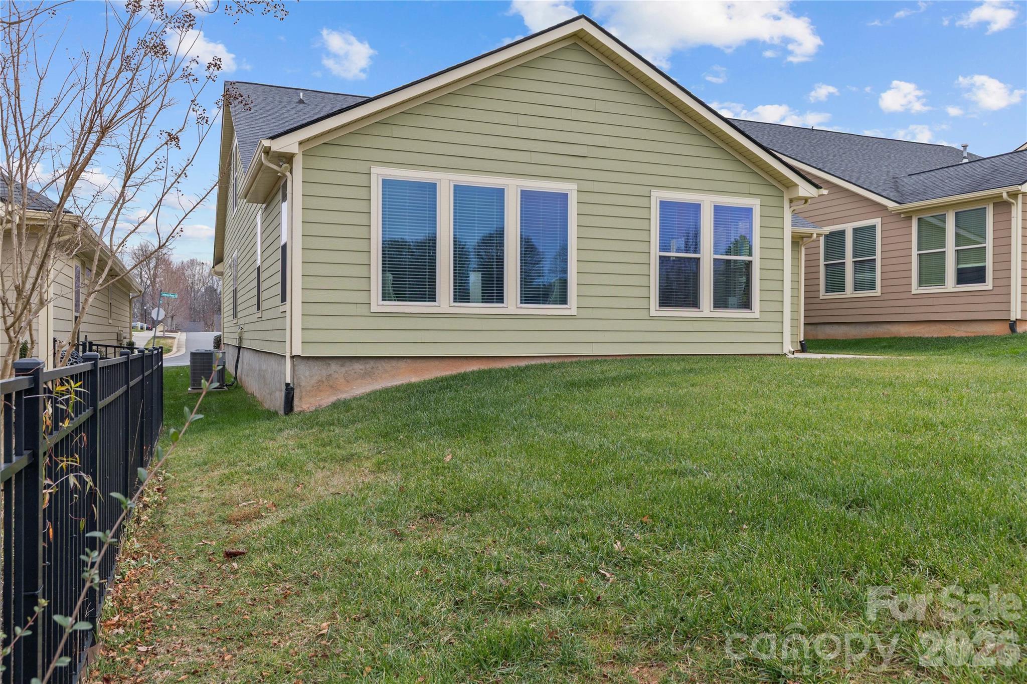 129 Johnson Manor Street — Mooresville