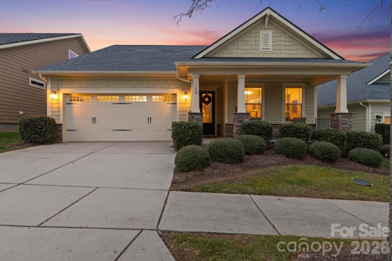 129 Johnson Manor Street — Mooresville